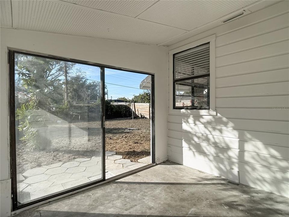 На продажу: $269,900 (3 спален, 1 ванн, 1076 Квадратных фут)