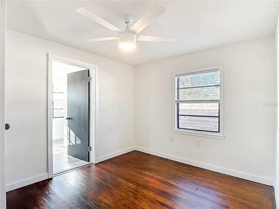 На продажу: $269,900 (3 спален, 1 ванн, 1076 Квадратных фут)