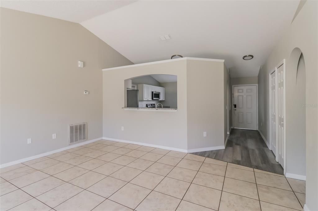 For Rent: $1,830 (3 beds, 2 baths, 1367 Square Feet)