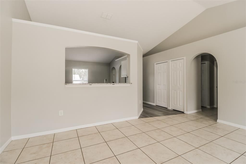 For Rent: $1,830 (3 beds, 2 baths, 1367 Square Feet)