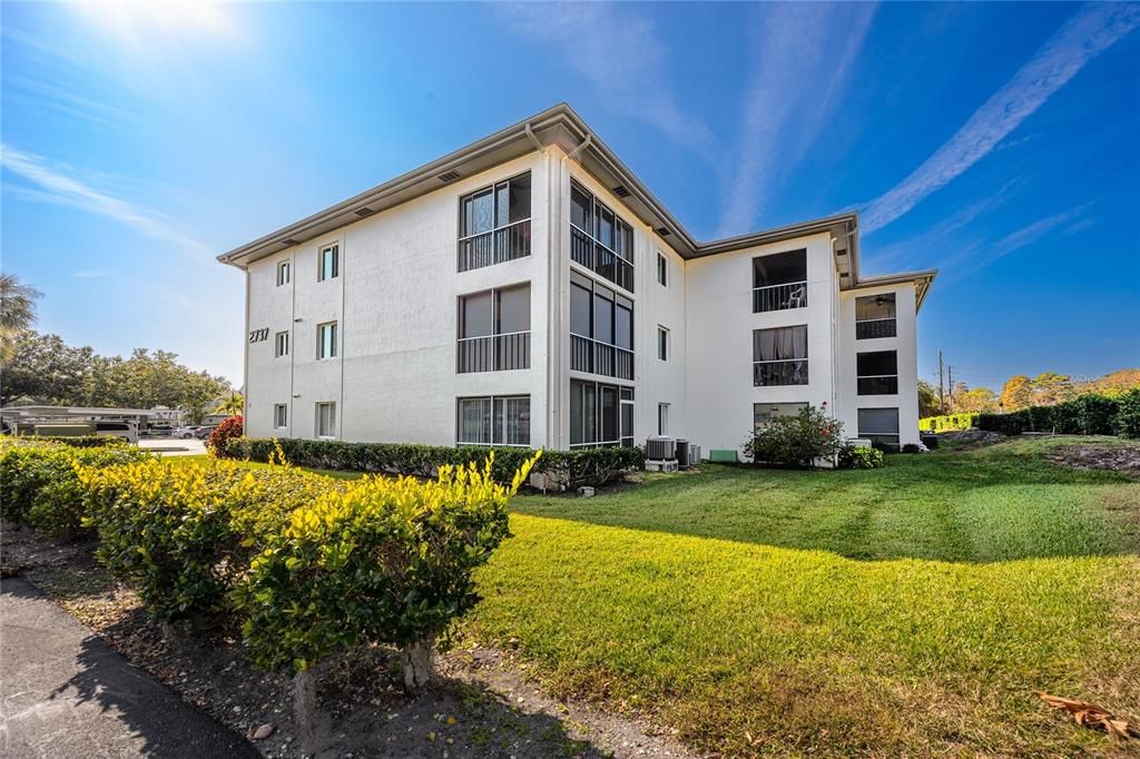 На продажу: $214,900 (2 спален, 2 ванн, 1160 Квадратных фут)