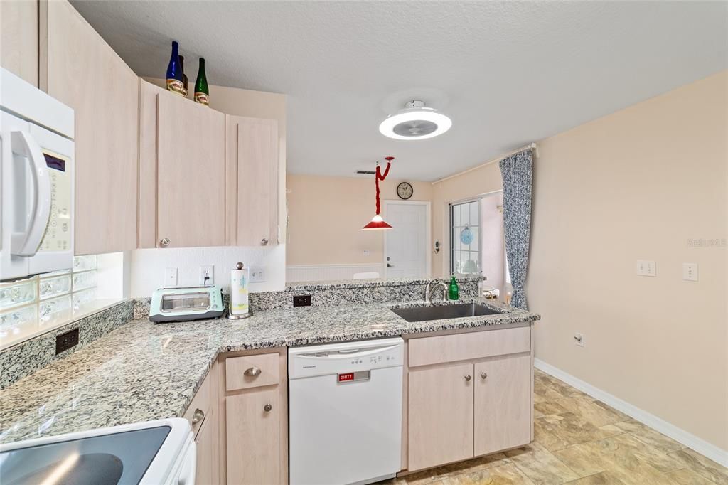 For Sale: $209,900 (2 beds, 2 baths, 1425 Square Feet)