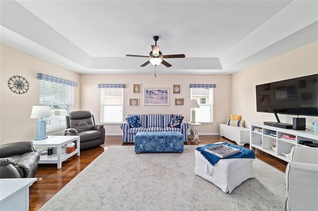 For Sale: $209,900 (2 beds, 2 baths, 1425 Square Feet)