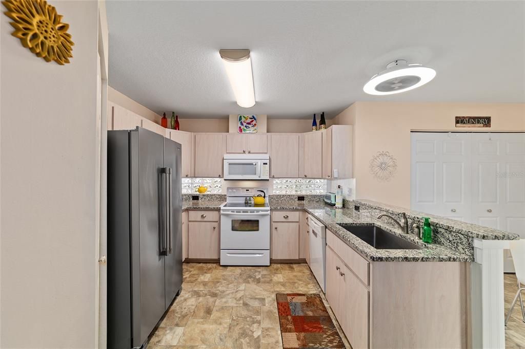 For Sale: $209,900 (2 beds, 2 baths, 1425 Square Feet)