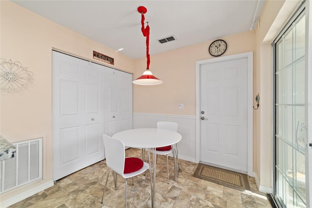 For Sale: $209,900 (2 beds, 2 baths, 1425 Square Feet)