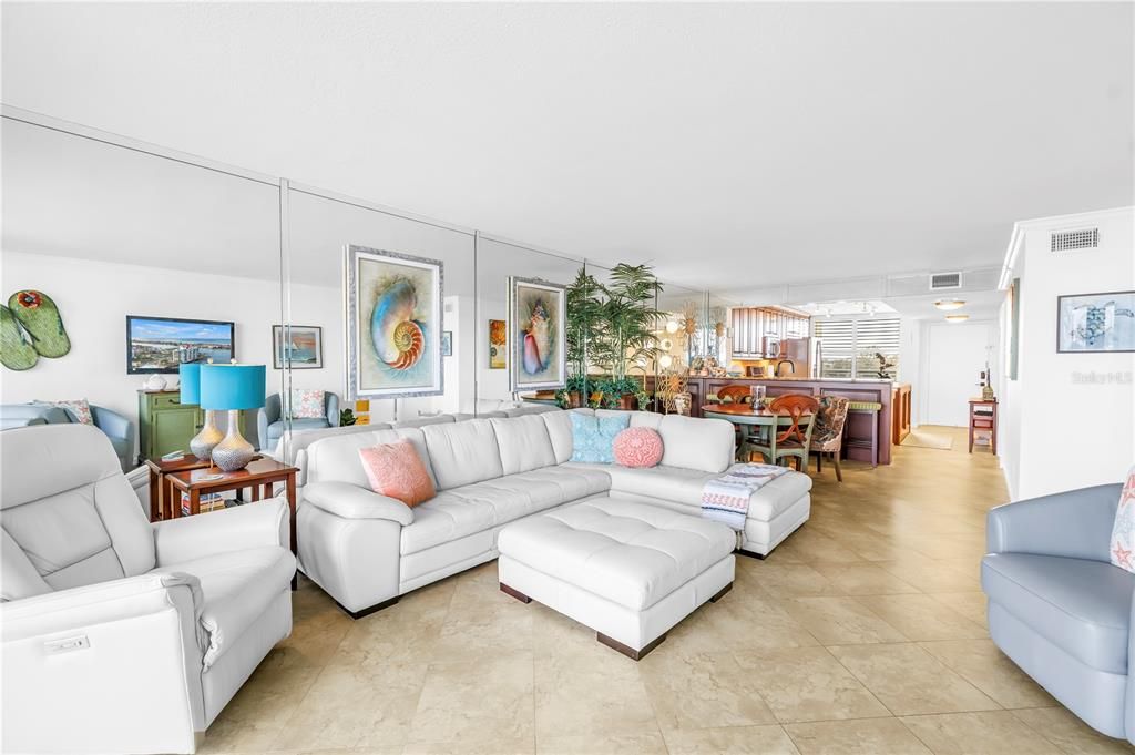 For Sale: $589,900 (2 beds, 2 baths, 1175 Square Feet)