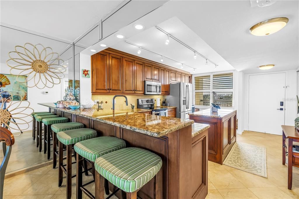 For Sale: $589,900 (2 beds, 2 baths, 1175 Square Feet)