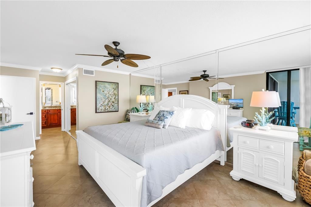 For Sale: $589,900 (2 beds, 2 baths, 1175 Square Feet)