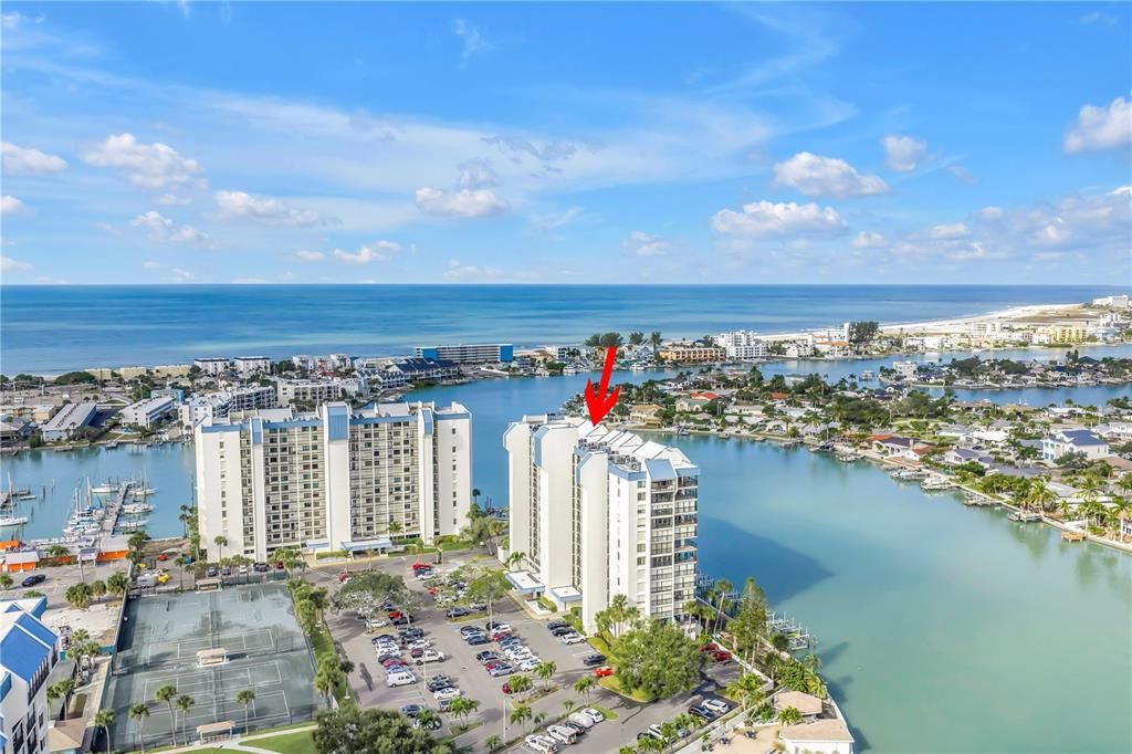 For Sale: $589,900 (2 beds, 2 baths, 1175 Square Feet)