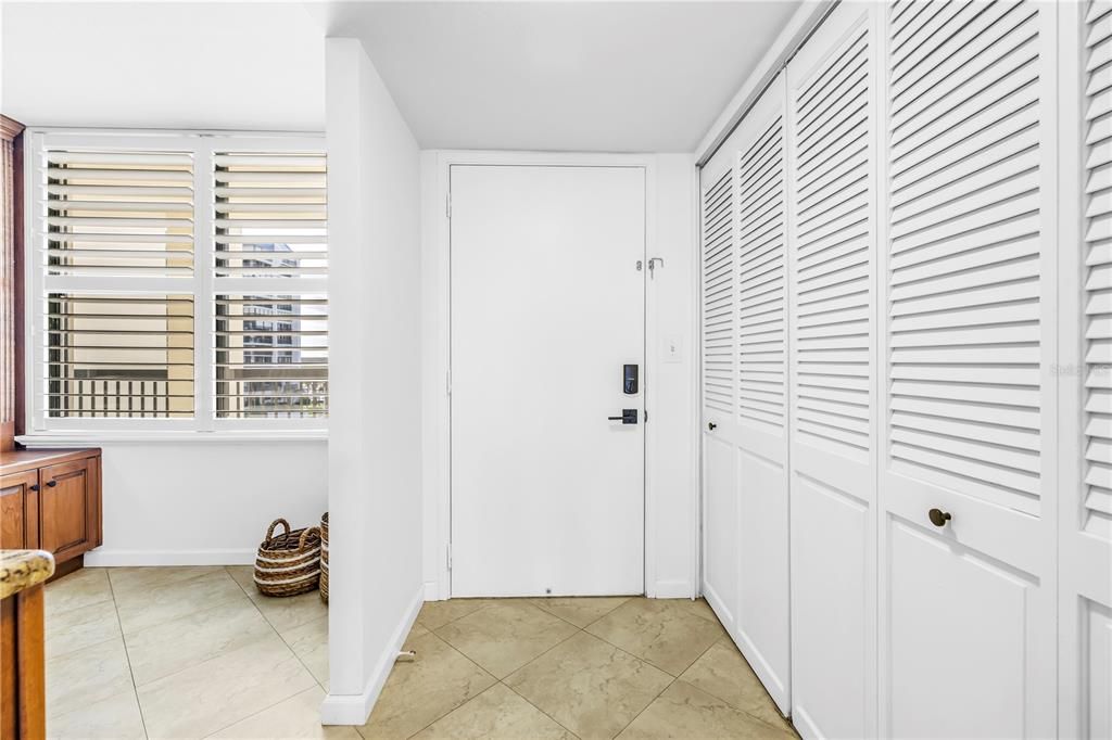 For Sale: $589,900 (2 beds, 2 baths, 1175 Square Feet)