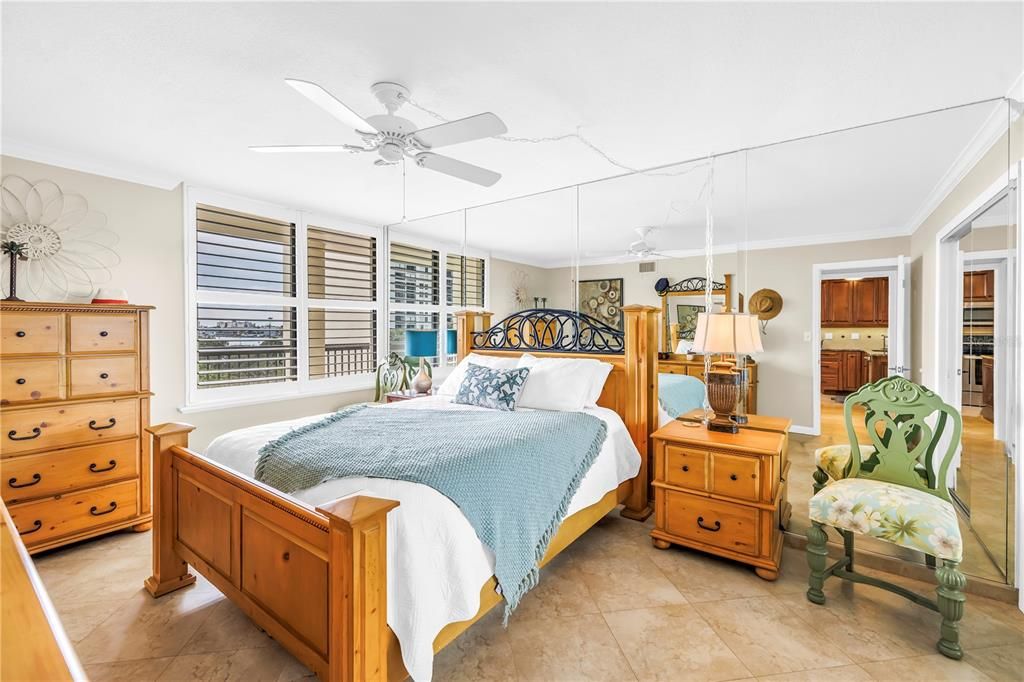 For Sale: $589,900 (2 beds, 2 baths, 1175 Square Feet)