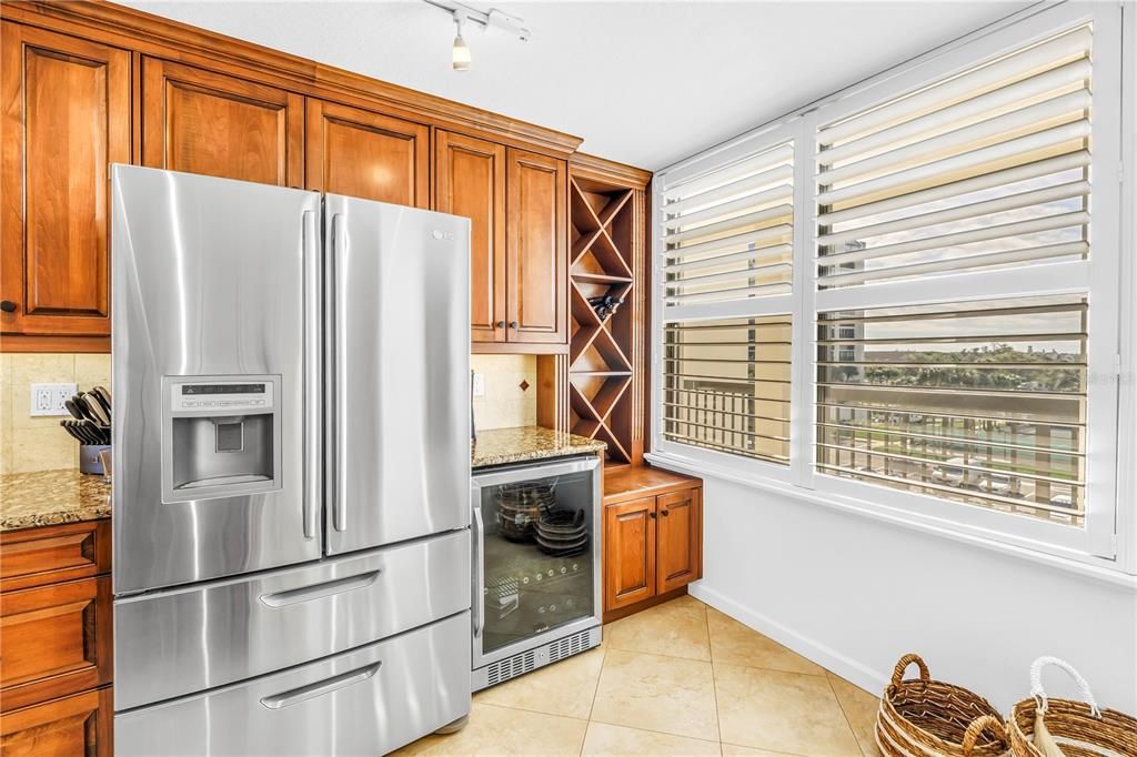 For Sale: $589,900 (2 beds, 2 baths, 1175 Square Feet)