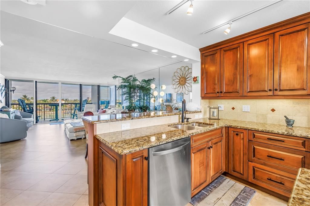 For Sale: $589,900 (2 beds, 2 baths, 1175 Square Feet)