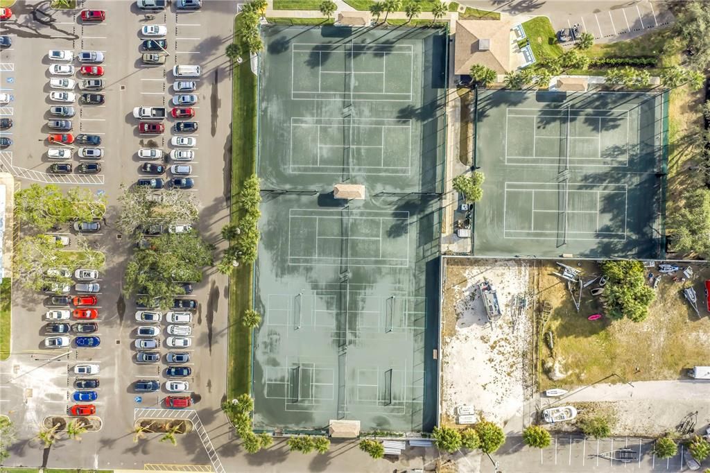 For Sale: $589,900 (2 beds, 2 baths, 1175 Square Feet)