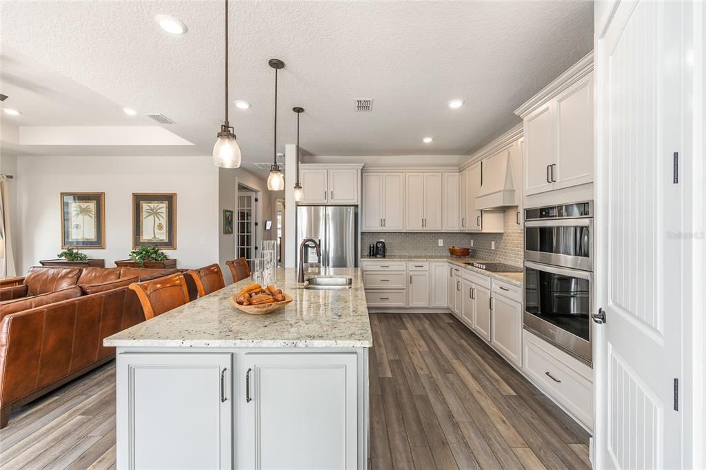 For Sale: $452,500 (3 beds, 2 baths, 2085 Square Feet)