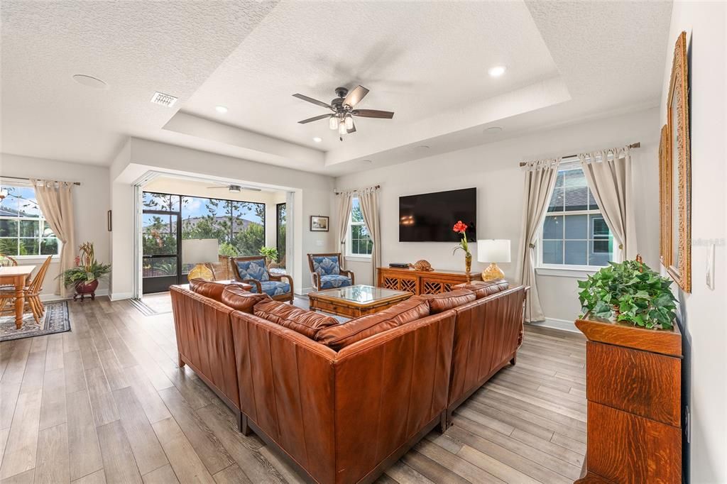 For Sale: $452,500 (3 beds, 2 baths, 2085 Square Feet)