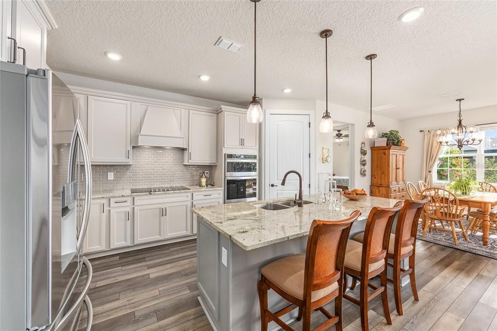 For Sale: $452,500 (3 beds, 2 baths, 2085 Square Feet)