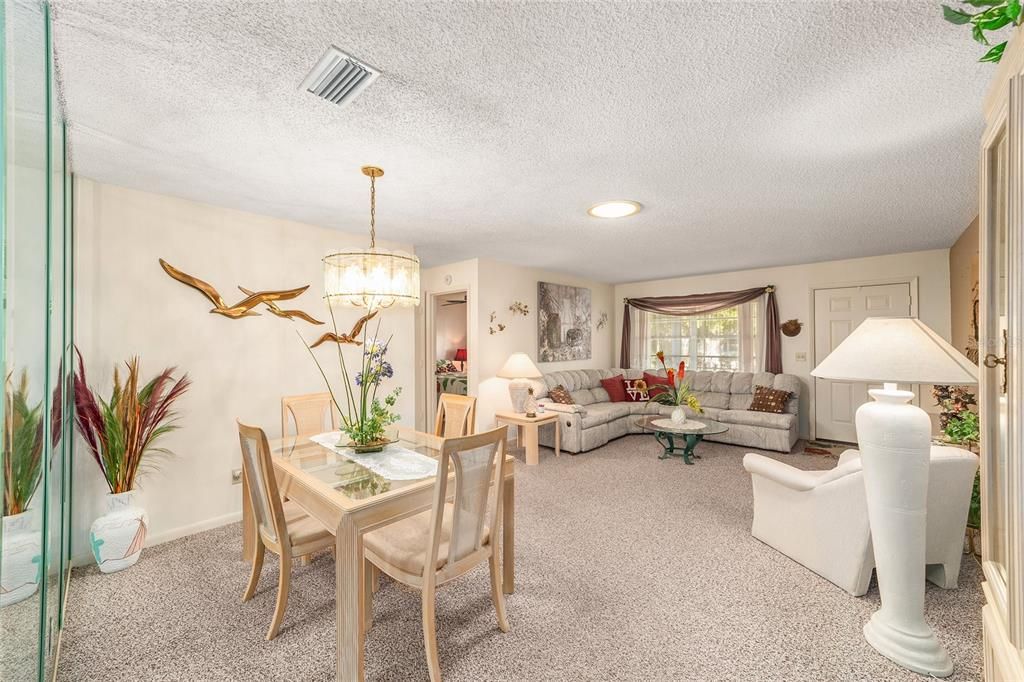 For Sale: $165,000 (2 beds, 2 baths, 1480 Square Feet)