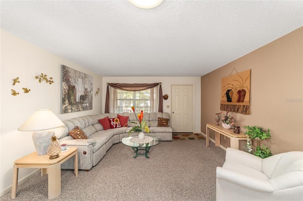 For Sale: $165,000 (2 beds, 2 baths, 1480 Square Feet)