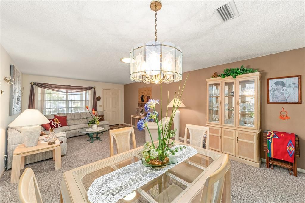 For Sale: $165,000 (2 beds, 2 baths, 1480 Square Feet)