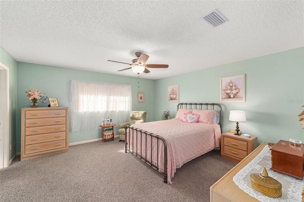 For Sale: $165,000 (2 beds, 2 baths, 1480 Square Feet)