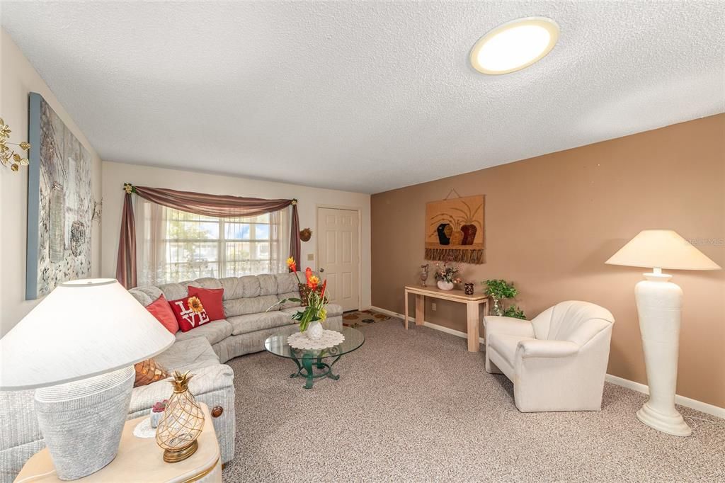 For Sale: $165,000 (2 beds, 2 baths, 1480 Square Feet)