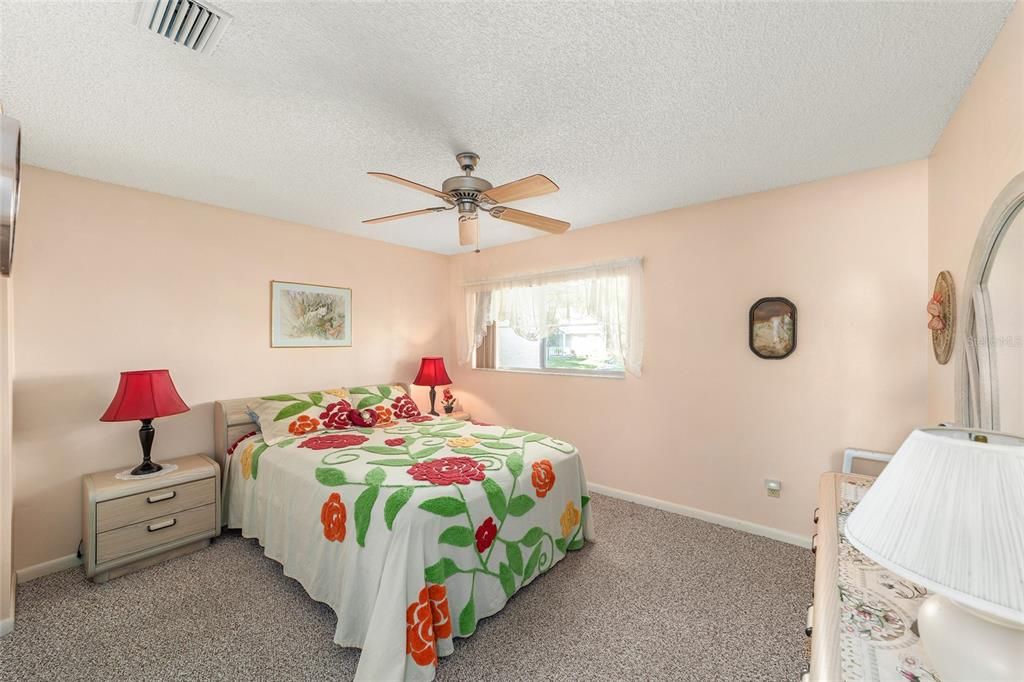 For Sale: $165,000 (2 beds, 2 baths, 1480 Square Feet)