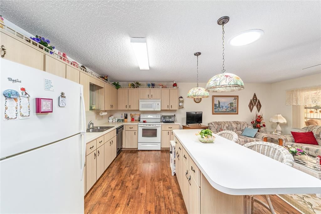 For Sale: $165,000 (2 beds, 2 baths, 1480 Square Feet)