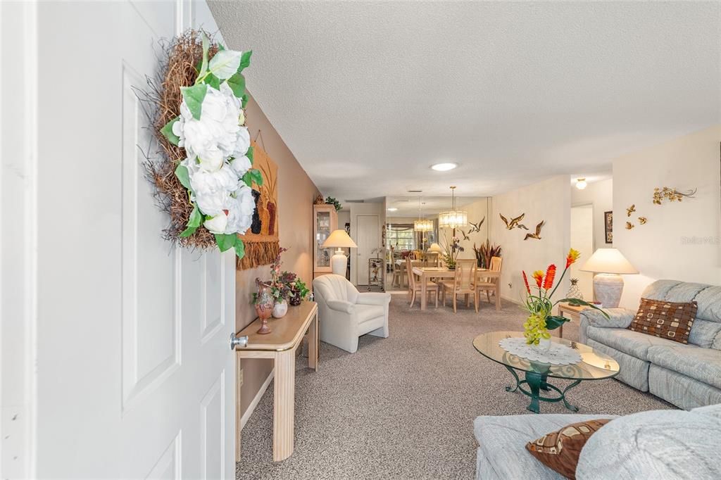 For Sale: $165,000 (2 beds, 2 baths, 1480 Square Feet)