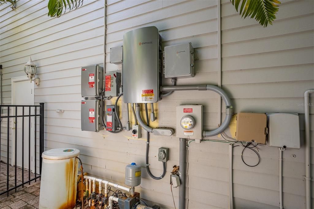 En Venta: $879,000 (4 camas, 2 baños, 3072 Pies cuadrados)