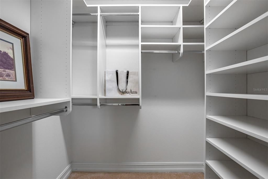 En Venta: $879,000 (4 camas, 2 baños, 3072 Pies cuadrados)