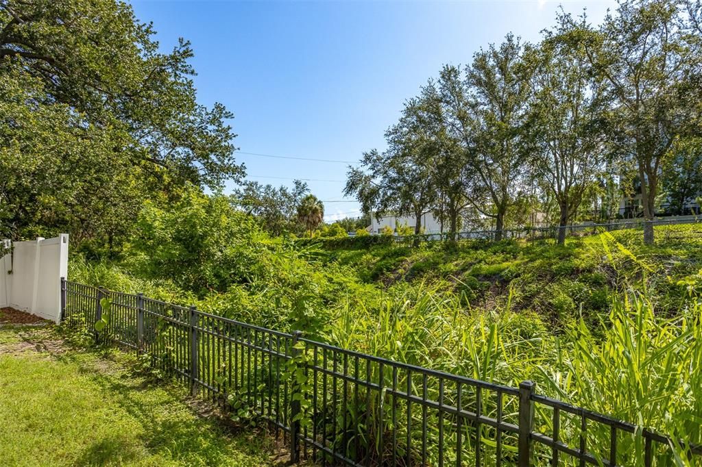 En Venta: $879,000 (4 camas, 2 baños, 3072 Pies cuadrados)