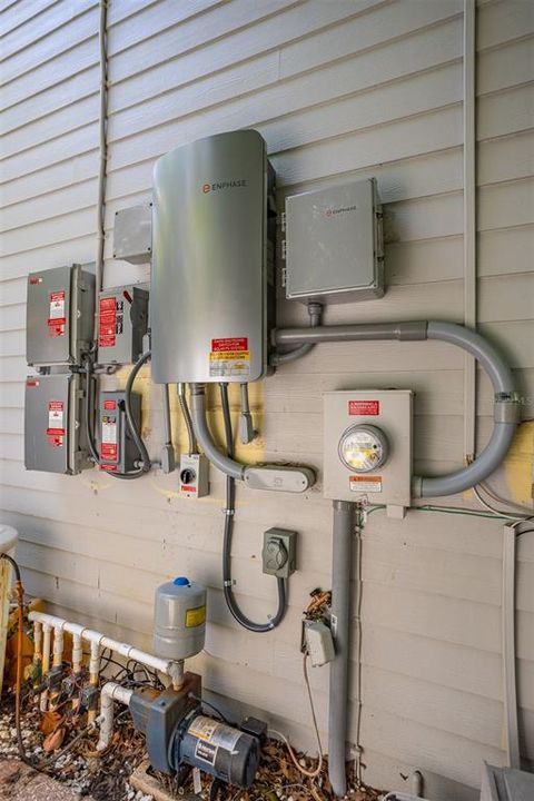 En Venta: $879,000 (4 camas, 2 baños, 3072 Pies cuadrados)