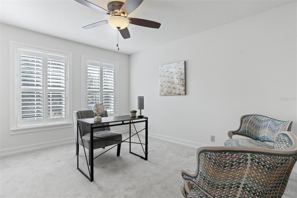 En Venta: $879,000 (4 camas, 2 baños, 3072 Pies cuadrados)