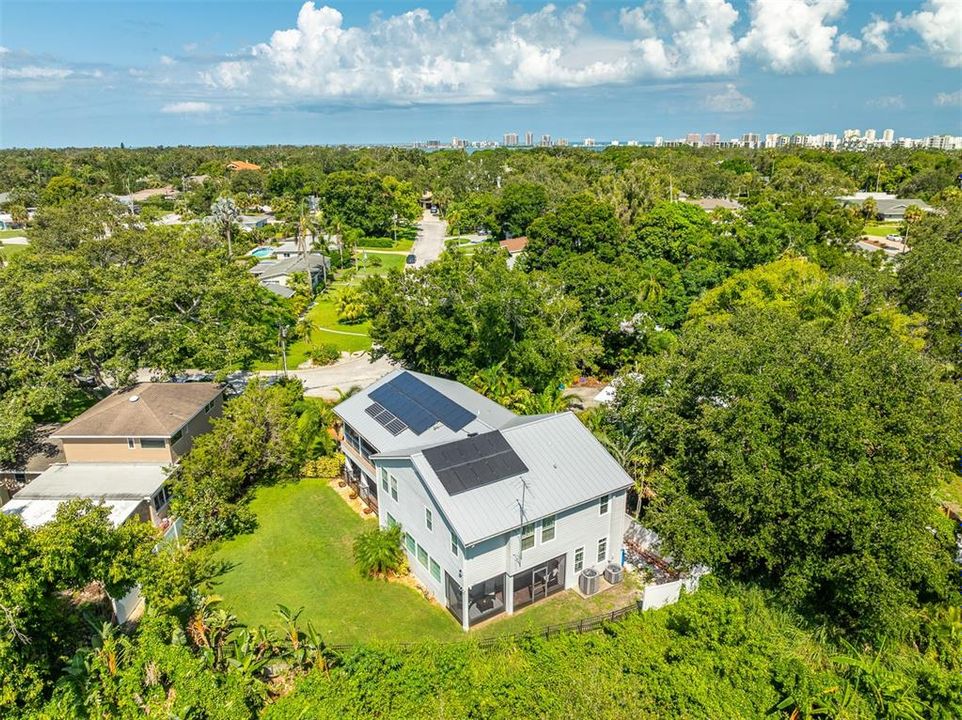 En Venta: $879,000 (4 camas, 2 baños, 3072 Pies cuadrados)