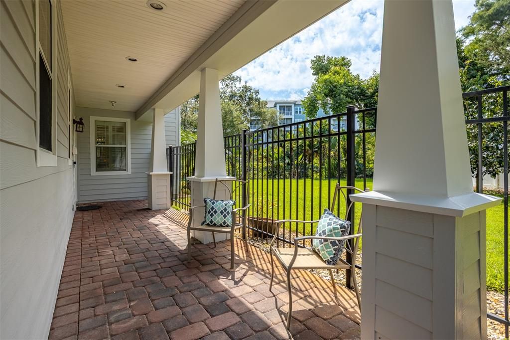 En Venta: $879,000 (4 camas, 2 baños, 3072 Pies cuadrados)