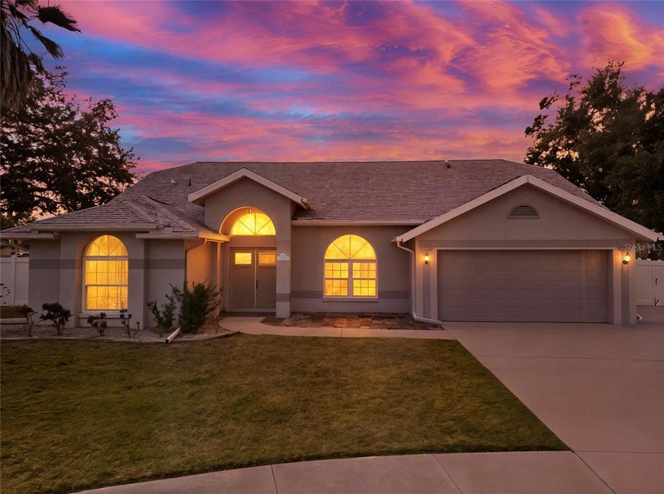 En Venta: $625,000 (5 camas, 4 baños, 2521 Pies cuadrados)