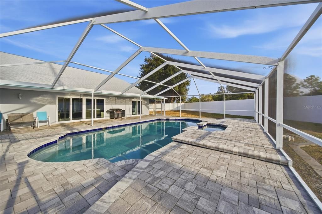 En Venta: $625,000 (5 camas, 4 baños, 2521 Pies cuadrados)