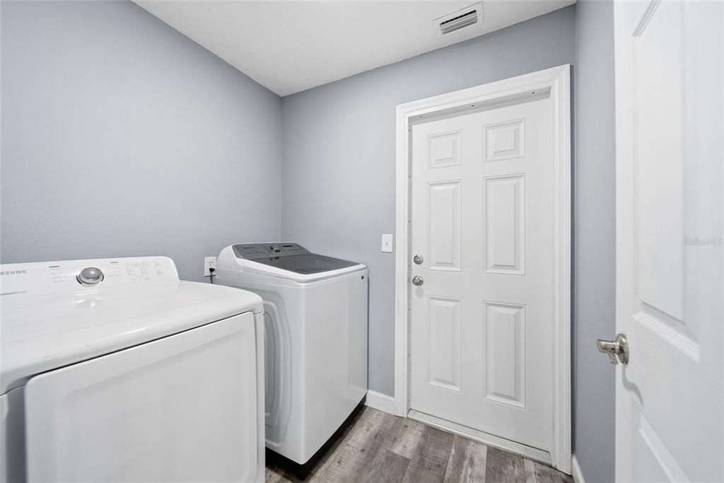 En Venta: $625,000 (5 camas, 4 baños, 2521 Pies cuadrados)