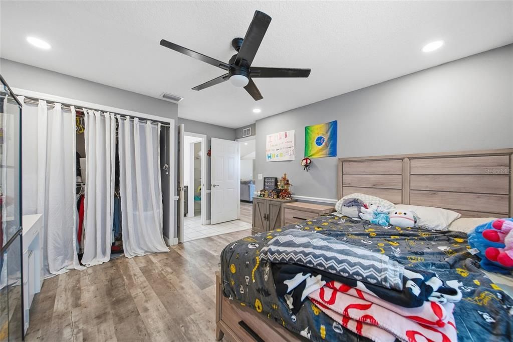 En Venta: $625,000 (5 camas, 4 baños, 2521 Pies cuadrados)