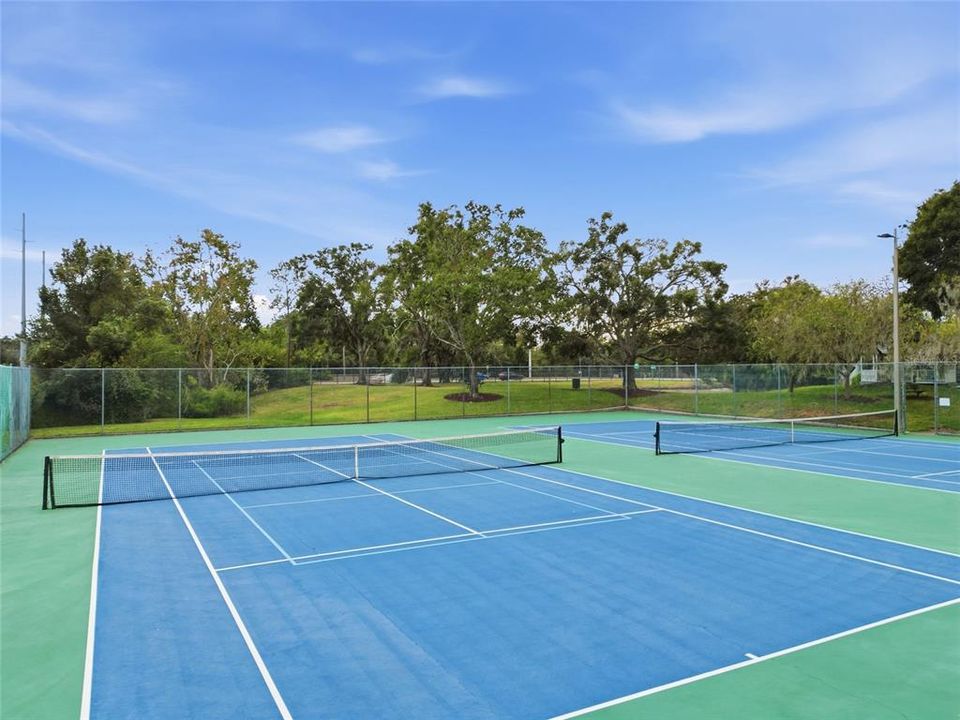 En Venta: $625,000 (5 camas, 4 baños, 2521 Pies cuadrados)