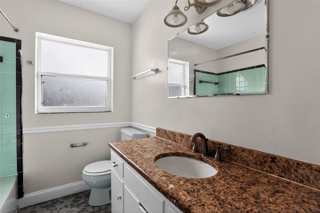 For Sale: $279,900 (3 beds, 2 baths, 1257 Square Feet)