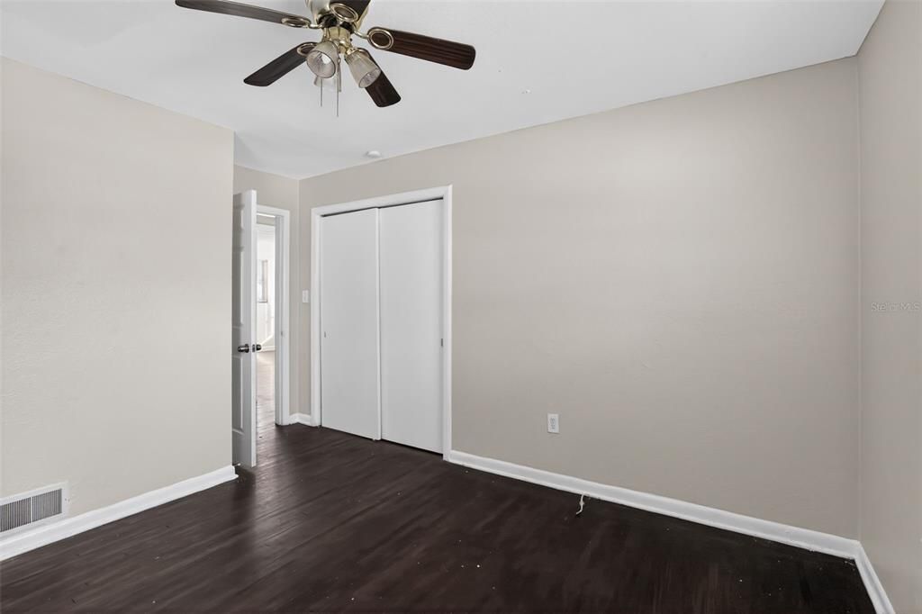 For Sale: $279,900 (3 beds, 2 baths, 1257 Square Feet)