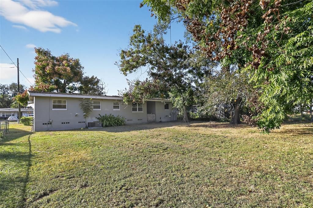 For Sale: $279,900 (3 beds, 2 baths, 1257 Square Feet)