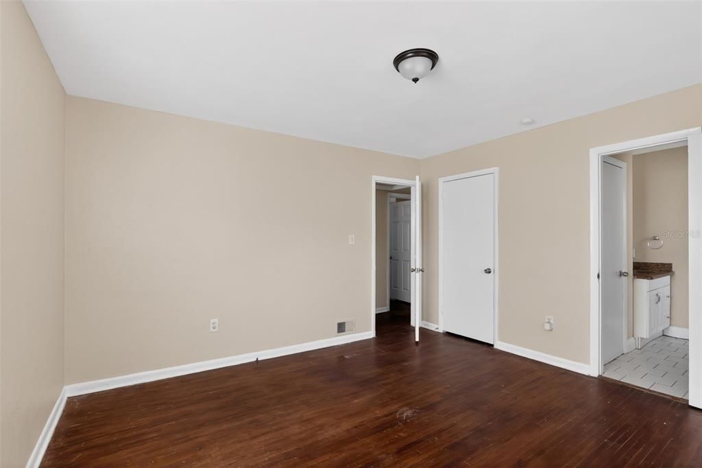 For Sale: $279,900 (3 beds, 2 baths, 1257 Square Feet)