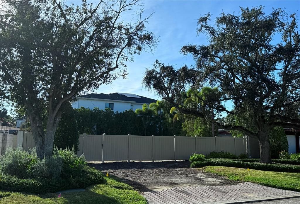 For Sale: $795,000 (0.19 acres)