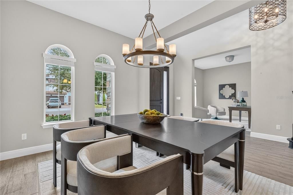 待售: $1,600,000 (6 贝兹, 5 浴室, 5177 平方英尺)