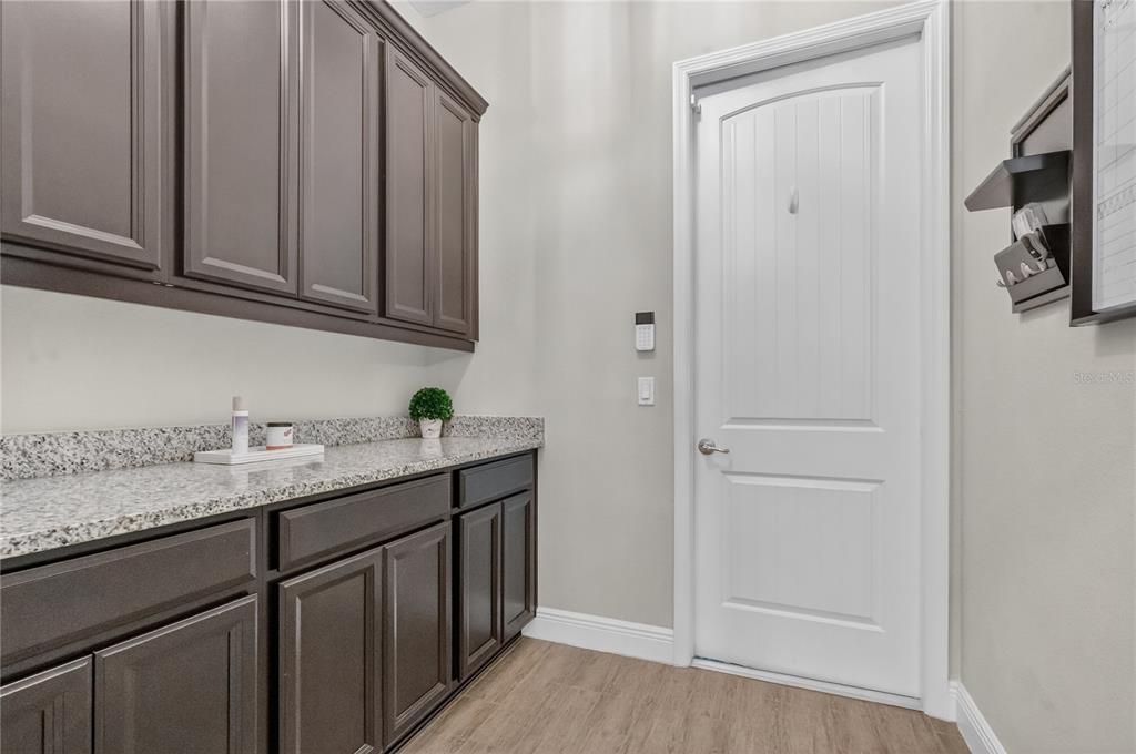 待售: $1,600,000 (6 贝兹, 5 浴室, 5177 平方英尺)