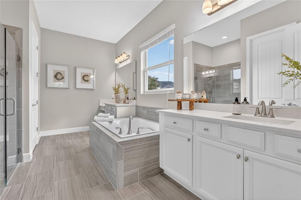 待售: $1,600,000 (6 贝兹, 5 浴室, 5177 平方英尺)