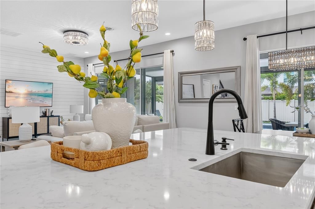 待售: $1,600,000 (6 贝兹, 5 浴室, 5177 平方英尺)